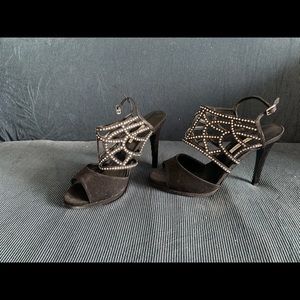 Caparros black pumps